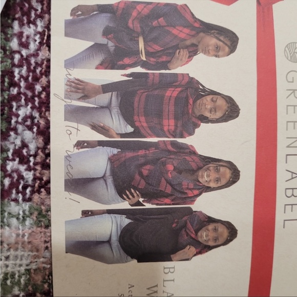 NWT Quagga Green Label Plaid Blanket Wrap Plum Polyester With Bonus Bracelet - Picture 5 of 8